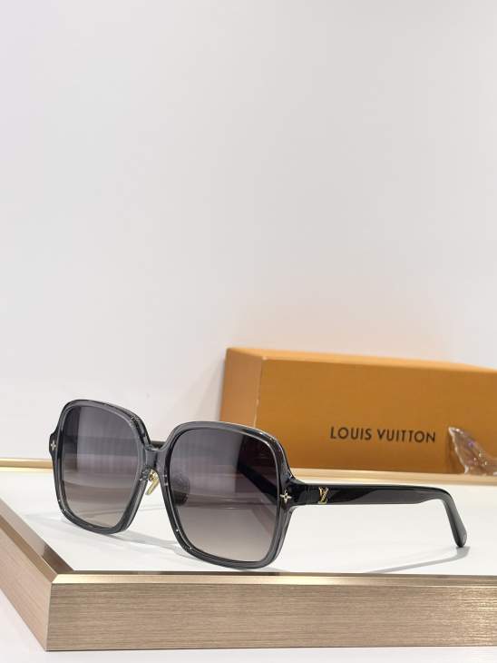 Picture of Louis Vuitton Sunglasses _SKUfw75976336fw